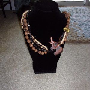 WOOD BEAD NECKLACE